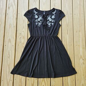 Alya Black Short Sleeve Floral Embroidered Mini Dress Tassel Neck Boho Large